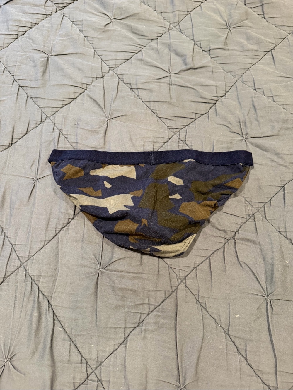Modus Vivendi Men's Navy & Olive Camo Brief - Picture 4 of 5
